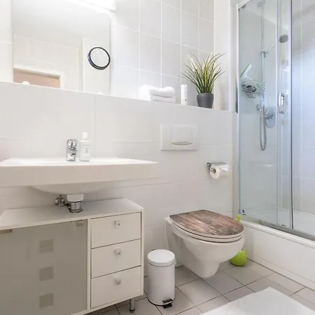 Rugana - Komfort Mit 1 Schlafzimmern Und Terrasse C39 Daire Dranske